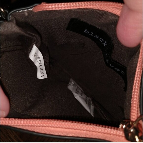 NWT! Wilson's Real Leather "Black Rivet' Wristlet - Picture 2 of 6